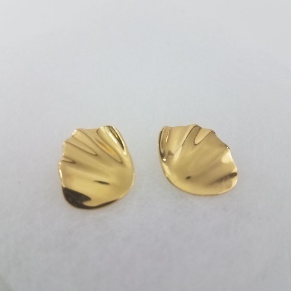 Trifari Earrings Gold‎ Tone Scallop Texture…